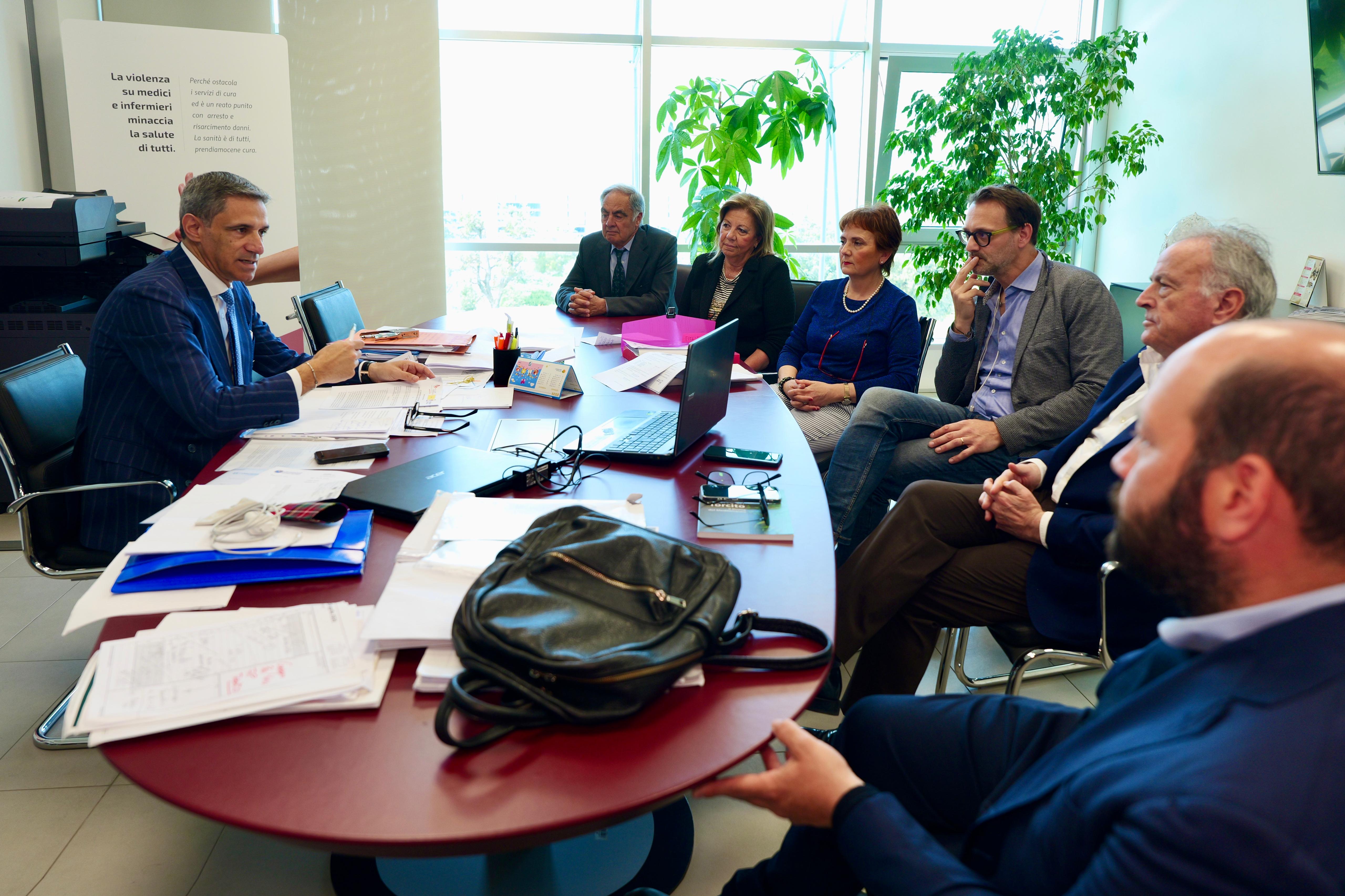 Galleria CENTRO ILMA DI GALLIPOLI: PENTASSUGLIA INCONTRA  RAPPRESENTANTI DELLA LILT DI LECCE - Diapositiva 4 di 7